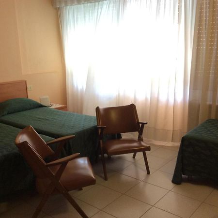 לידו די קאמאיורה Hotel Le Ginestre מראה חיצוני תמונה
