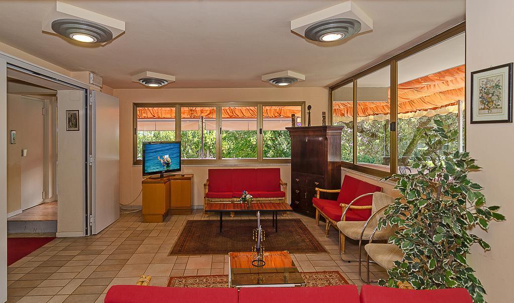 לידו די קאמאיורה Hotel Le Ginestre מראה חיצוני תמונה