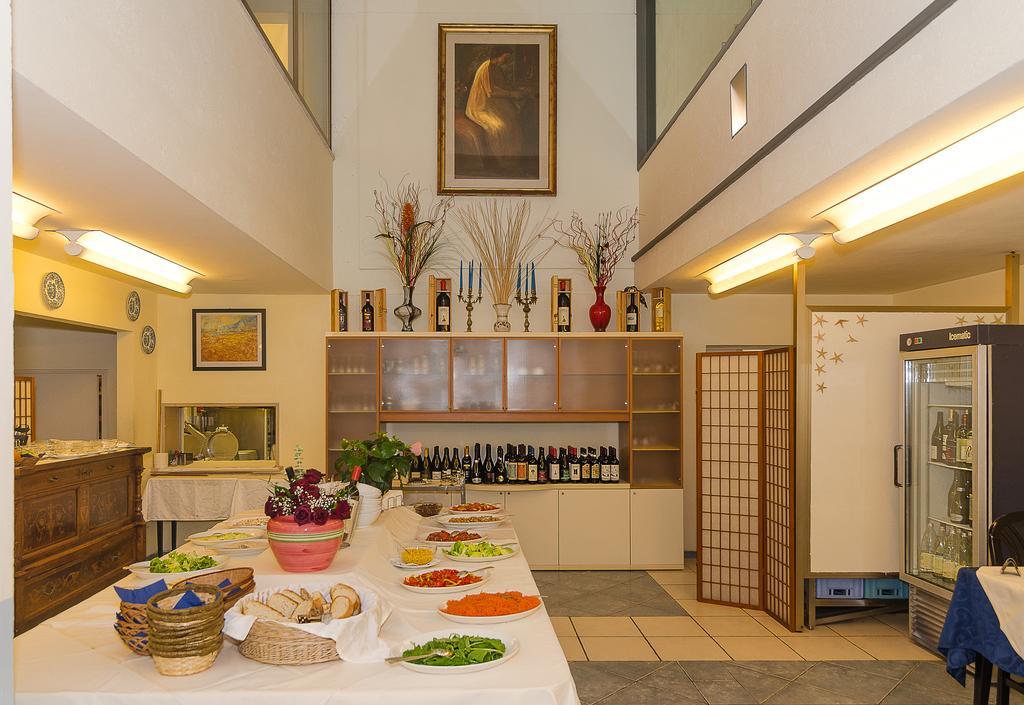 לידו די קאמאיורה Hotel Le Ginestre מראה חיצוני תמונה