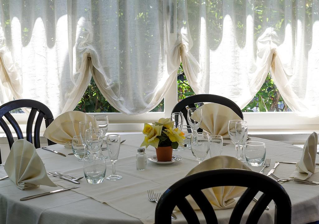 לידו די קאמאיורה Hotel Le Ginestre מראה חיצוני תמונה