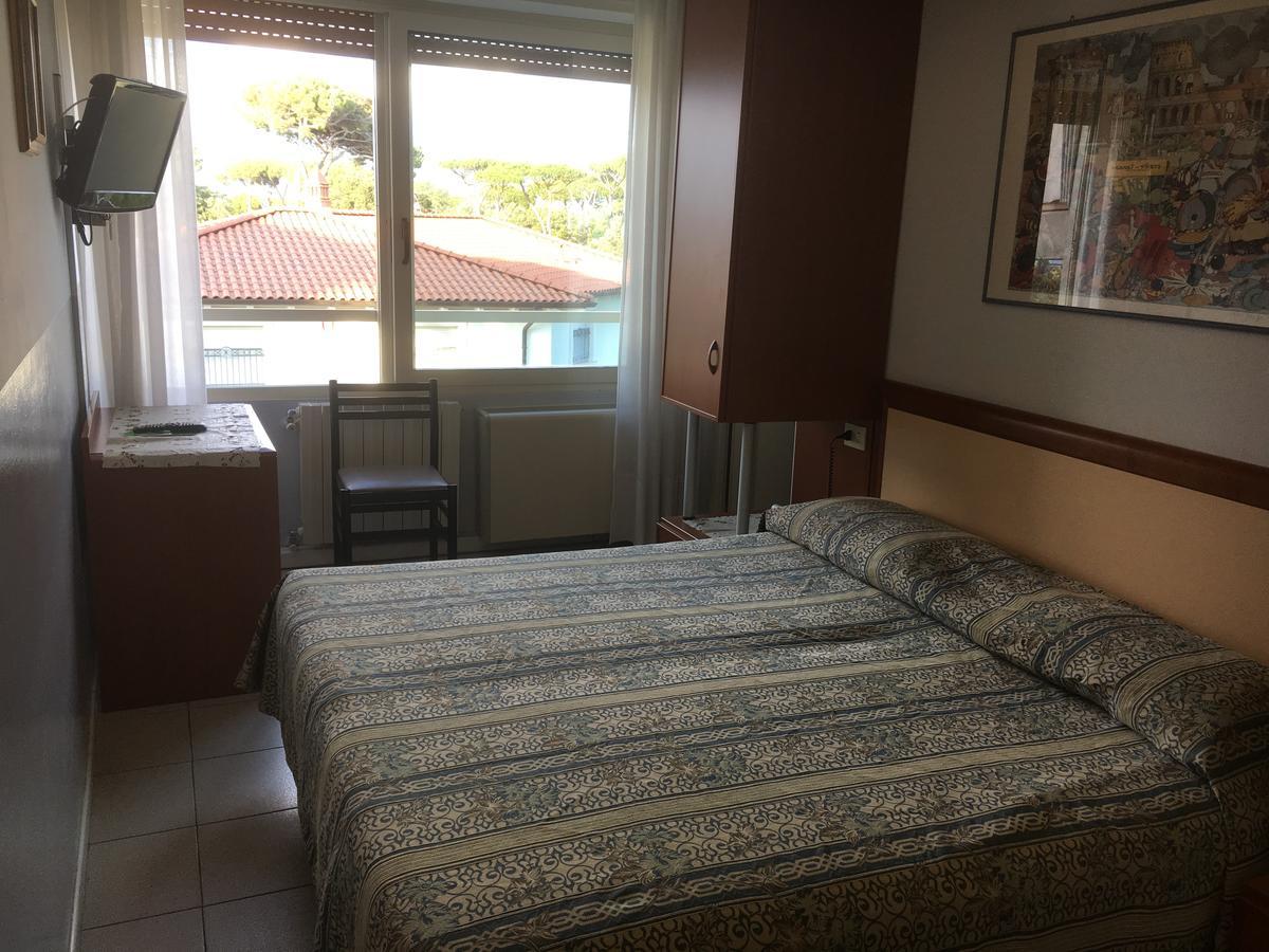 לידו די קאמאיורה Hotel Le Ginestre מראה חיצוני תמונה