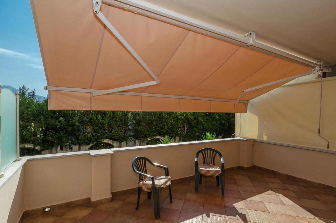 לידו די קאמאיורה Hotel Le Ginestre מראה חיצוני תמונה