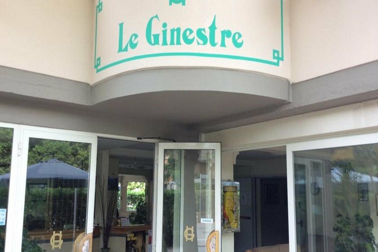 לידו די קאמאיורה Hotel Le Ginestre מראה חיצוני תמונה