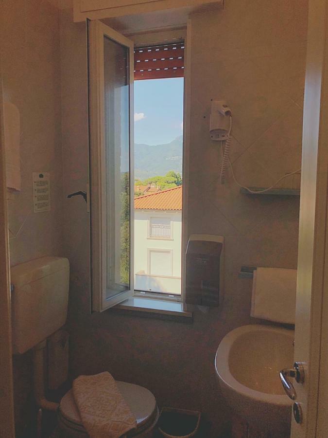 לידו די קאמאיורה Hotel Le Ginestre מראה חיצוני תמונה